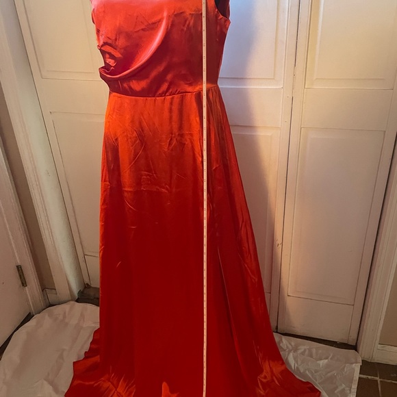 ππ Orange One Shoulder Satan Gownππ Worn once - Picture 6 of 9